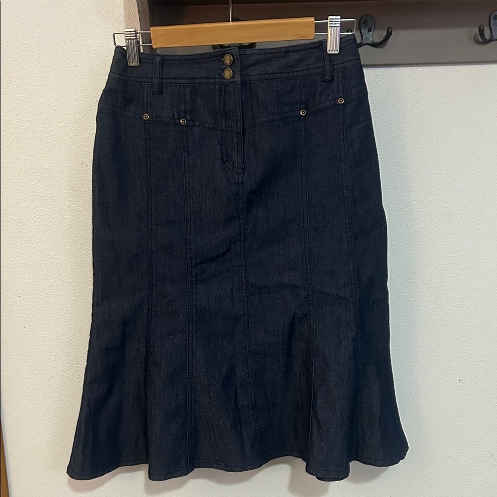 Larry Levine, petite stretch Classic Black Denim Skirt size 4P